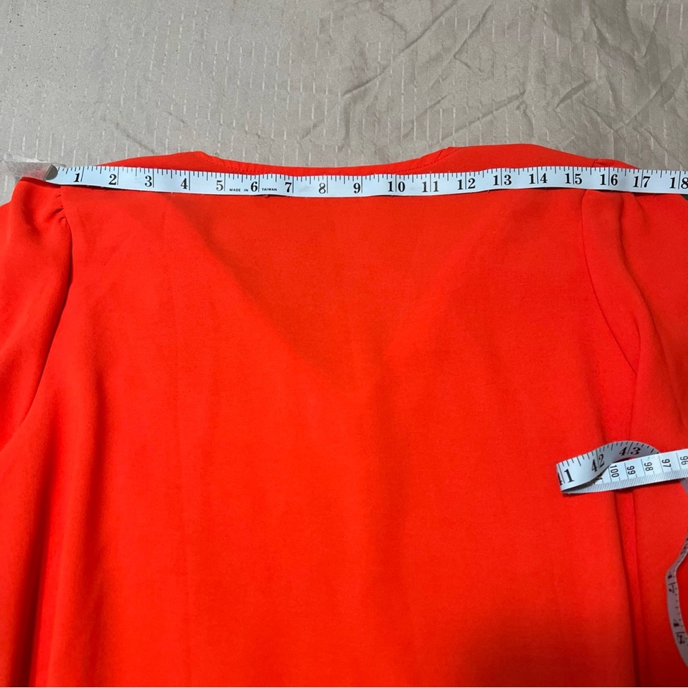 Coral Red Flowy V-Neck Women's Size XL Blouse Top 3/4 Bell Sleeves - Picture 8 of 11